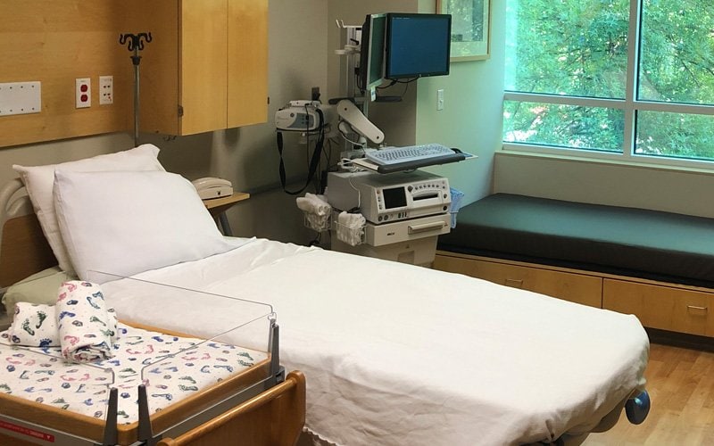 Delivery room at Asante Three Rivers Medical Center