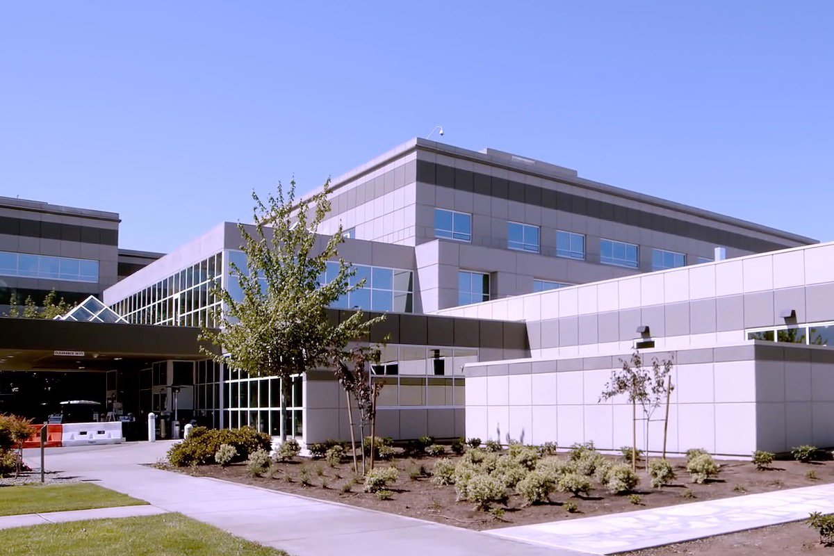 Asante Three Rivers Family Birth Center Entrance